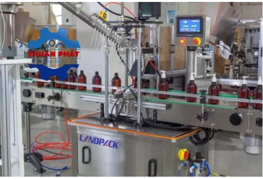 Giải pháp tối ưu dây chuyền sản xuất thực phẩm với máy chiết rót hiện đại